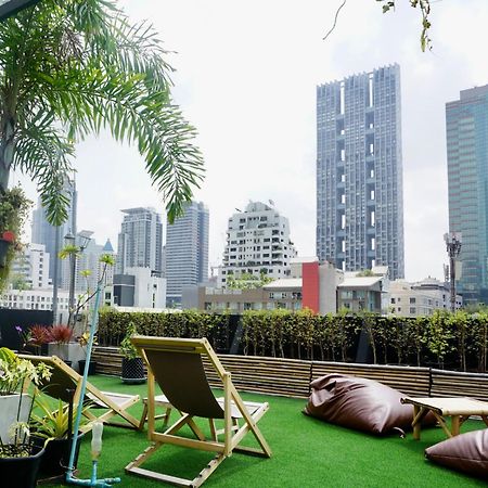 Hash Apartment With Unique Chill Design At Silom Soi 3 Bangkok Exterior foto
