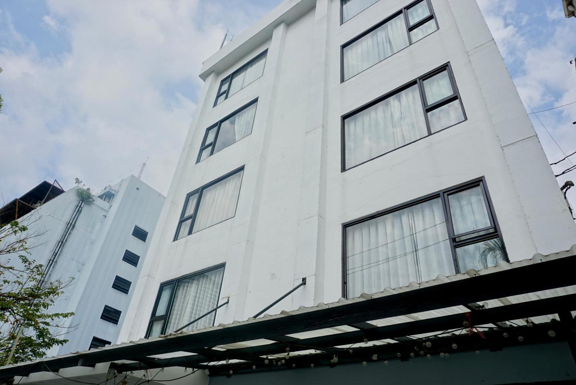 Hash Apartment With Unique Chill Design At Silom Soi 3 Bangkok Exterior foto